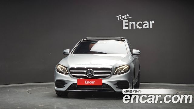 Mercedes-Benz E-Class (W213) E300 4MATIC AMG Line 2017 — фото 3