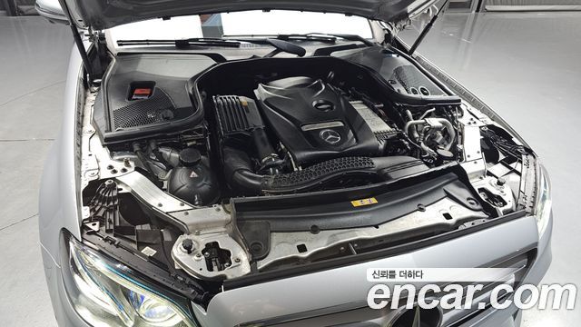 Mercedes-Benz E-Class (W213) E300 4MATIC AMG Line 2017 — фото 6