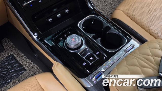 Kia Carnival (IV) Gasoline 7-Seater Signature 2023 — фото 9
