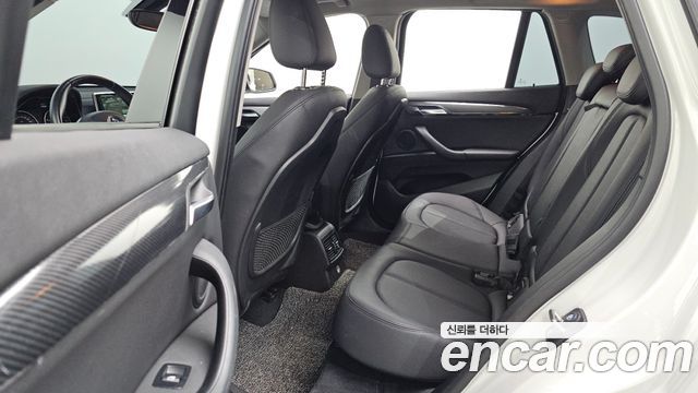 BMW X1 (F48) xDrive 18d 2016 — фото 12
