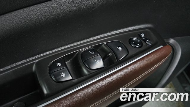 Renault Korea QM6 2.0 LPe RE Signature 2WD 2020 — фото 17