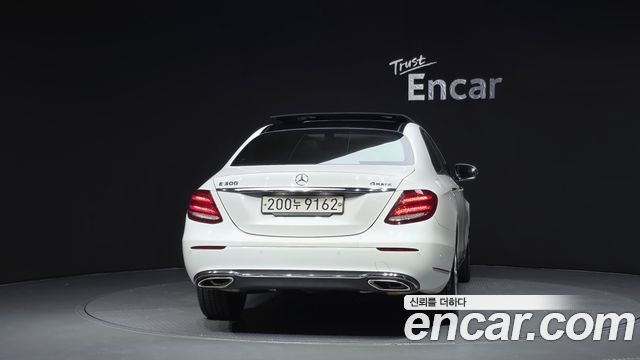 Mercedes-Benz E-Class (W213) E300 4MATIC Exclusive 2019 — фото 4