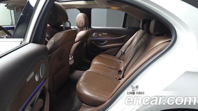 Mercedes-Benz E-Class (W213) E300 4MATIC Exclusive 2019 — фото 12