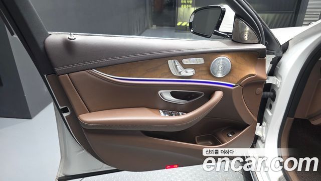 Mercedes-Benz E-Class (W213) E300 4MATIC Exclusive 2019 — фото 24