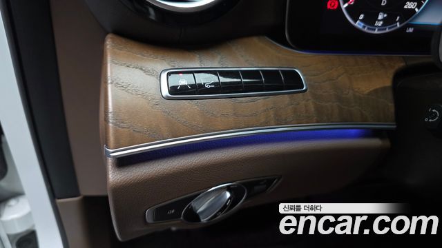 Mercedes-Benz E-Class (W213) E300 4MATIC Exclusive 2019 — фото 29