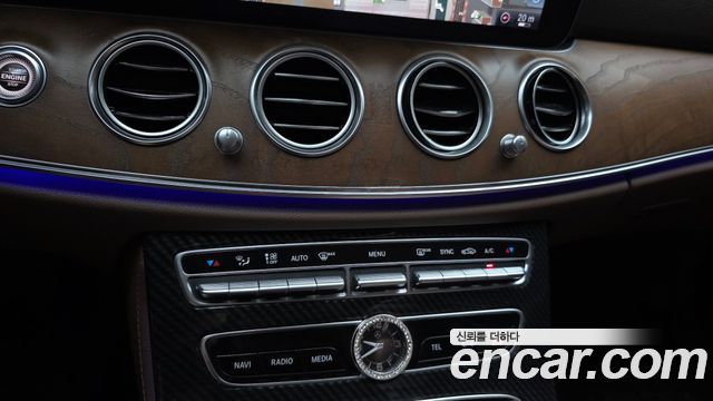 Mercedes-Benz E-Class (W213) E300 4MATIC Exclusive 2019 — фото 37