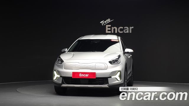 Kia Niro Plus Air 2023 — фото 3