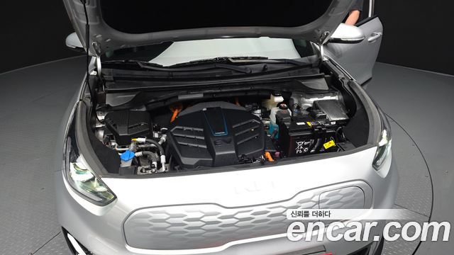 Kia Niro Plus Air 2023 — фото 6