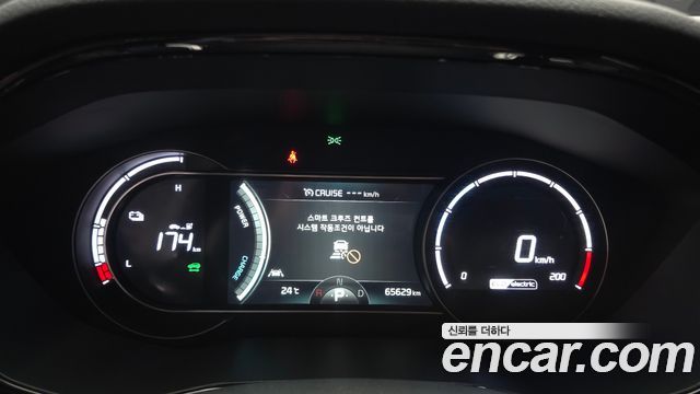 Kia Niro Plus Air 2023 — фото 8