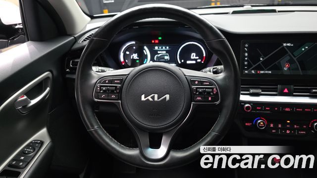 Kia Niro Plus Air 2023 — фото 13