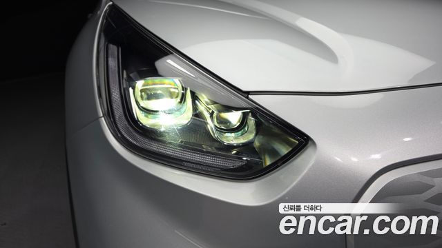Kia Niro Plus Air 2023 — фото 22