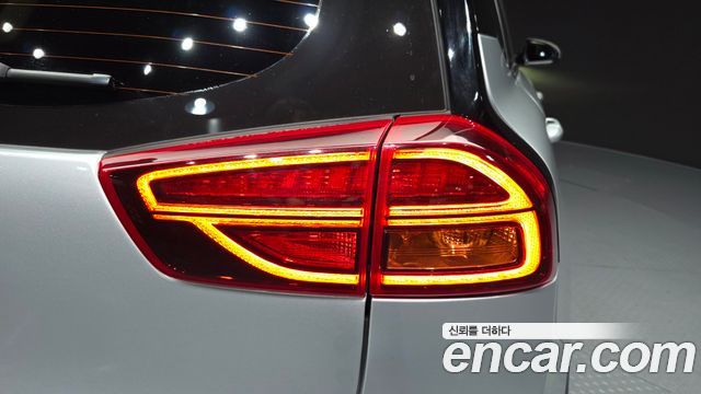 Kia Niro Plus Air 2023 — фото 23