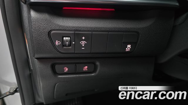 Kia Niro Plus Air 2023 — фото 27