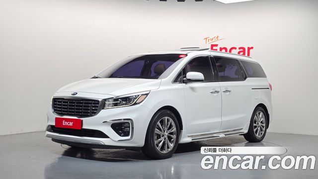 Kia Carnival 9-Seater Luxury 2019 — фото 1