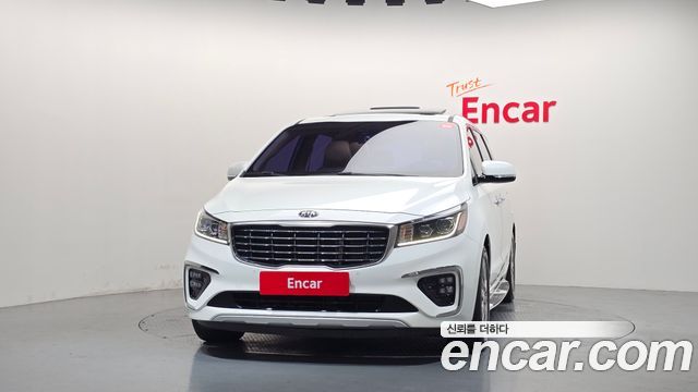 Kia Carnival 9-Seater Luxury 2019 — фото 3