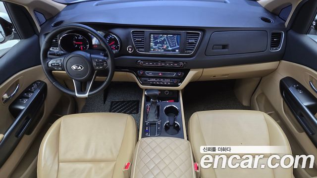 Kia Carnival 9-Seater Luxury 2019 — фото 7