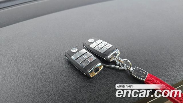 Kia Carnival 9-Seater Luxury 2019 — фото 15