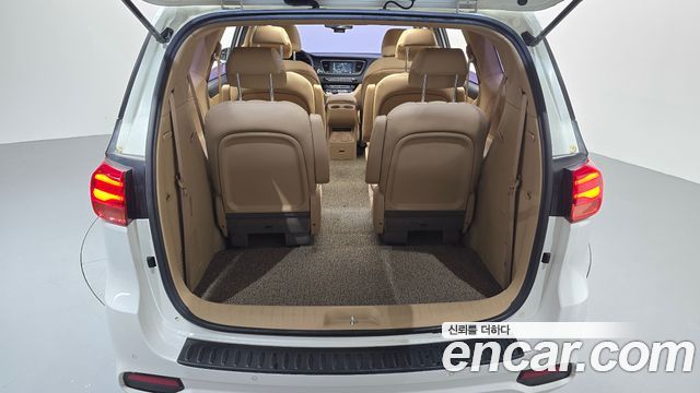 Kia Carnival 9-Seater Luxury 2019 — фото 16