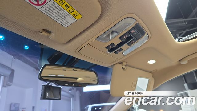 Kia Carnival 9-Seater Luxury 2019 — фото 18