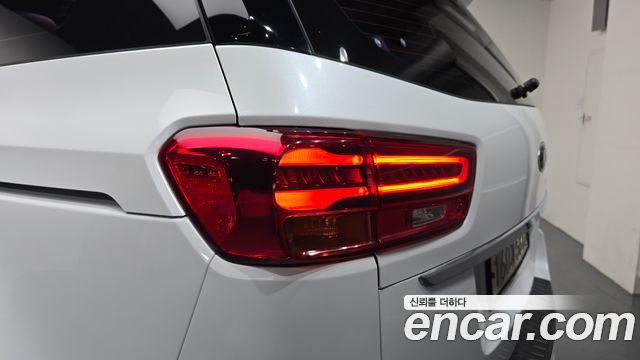 Kia Carnival 9-Seater Luxury 2019 — фото 23