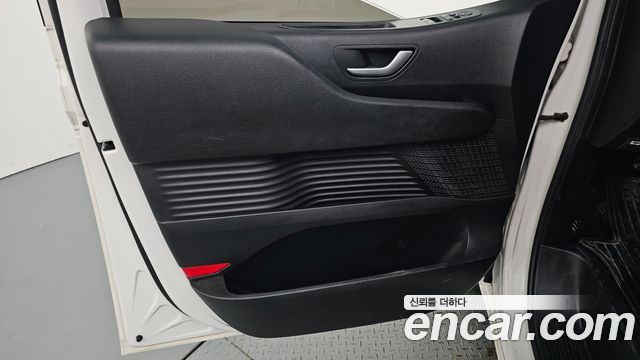 Hyundai Staria Tourer 9-Seater Modern 2022 — фото 24