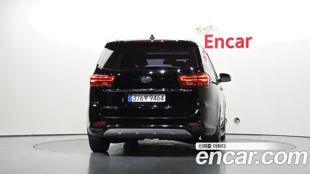 Kia Carnival 9-Seater Luxury 2019 — фото 4
