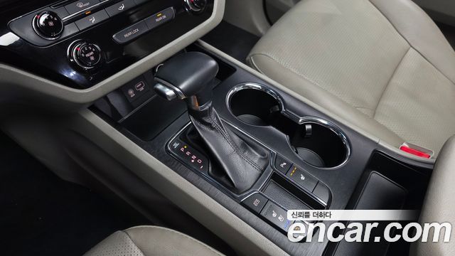 Kia Carnival 9-Seater Luxury 2019 — фото 9
