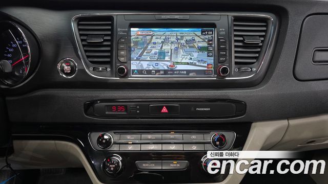 Kia Carnival 9-Seater Luxury 2019 — фото 14