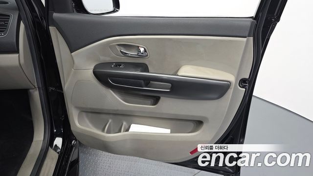 Kia Carnival 9-Seater Luxury 2019 — фото 24