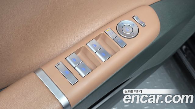Hyundai Grandeur (GN7) 2,5 Gasoline 2WD Premium 2023 — фото 12