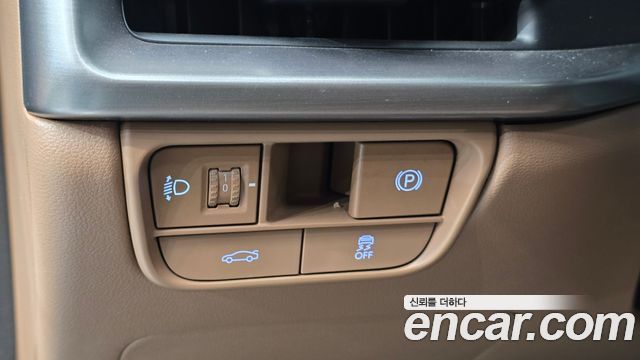 Hyundai Grandeur (GN7) 2,5 Gasoline 2WD Premium 2023 — фото 13