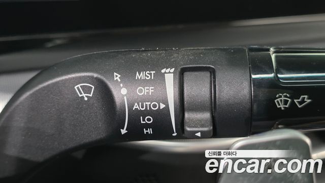 Hyundai Grandeur (GN7) 2,5 Gasoline 2WD Premium 2023 — фото 16