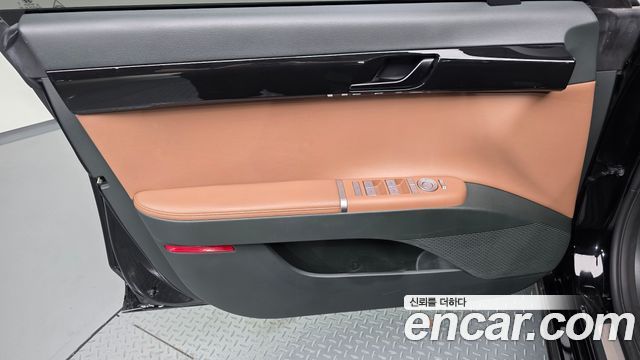Hyundai Grandeur (GN7) 2,5 Gasoline 2WD Premium 2023 — фото 24