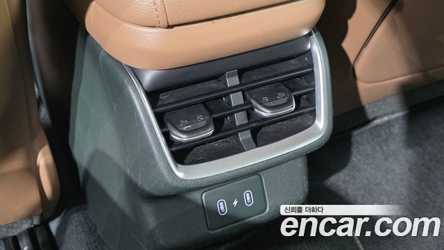 Hyundai Grandeur (GN7) 2,5 Gasoline 2WD Premium 2023 — фото 28