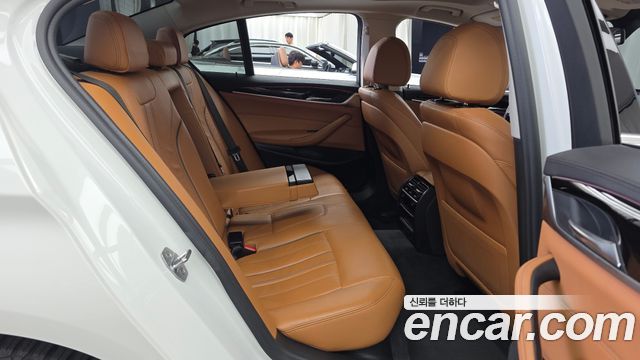 BMW 5 Series (G30) 520d Luxury Special Edition 2018 — фото 16