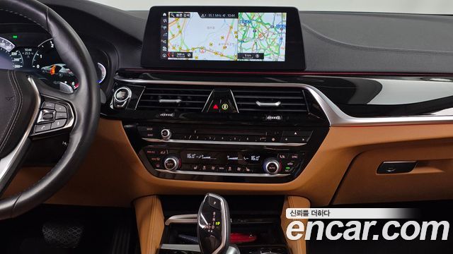 BMW 5 Series (G30) 520d Luxury Special Edition 2018 — фото 18