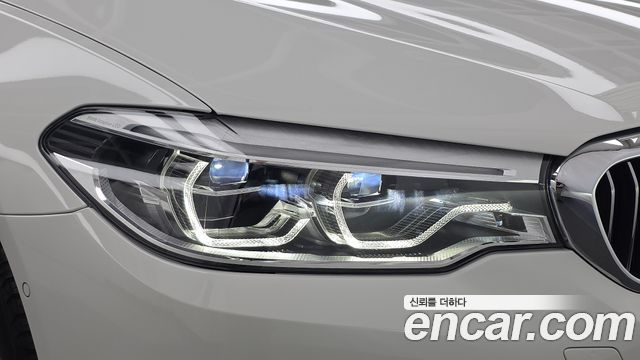 BMW 5 Series (G30) 520d Luxury Special Edition 2018 — фото 28