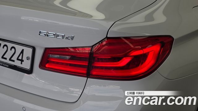 BMW 5 Series (G30) 520d Luxury Special Edition 2018 — фото 29