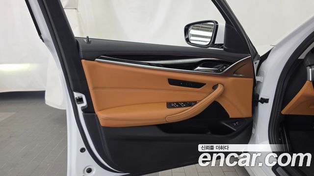 BMW 5 Series (G30) 520d Luxury Special Edition 2018 — фото 30