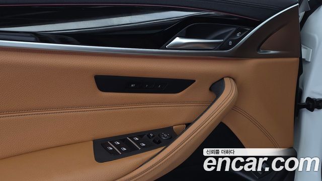 BMW 5 Series (G30) 520d Luxury Special Edition 2018 — фото 38