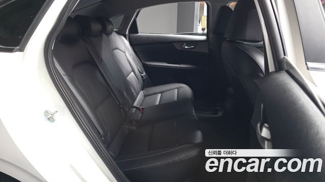 Kia K3 Luxury 2020 — фото 12