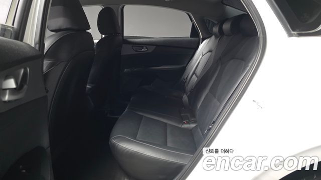 Kia K3 Luxury 2020 — фото 26