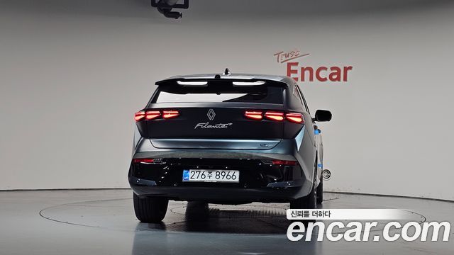 Renault Korea Filante 1.5 E-Tech Iconic 2WD 2027 — фото 4