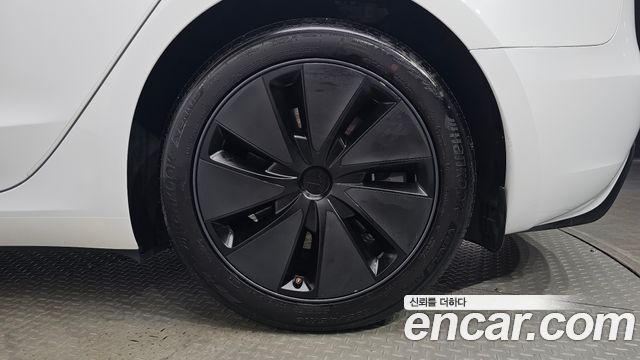 Tesla Model 3 Long Range AWD 2024 — фото 27