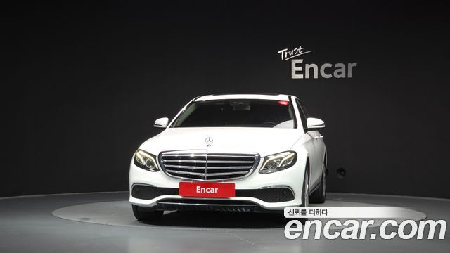 Mercedes-Benz E-Class (W213) E300 4MATIC Exclusive 2018 — фото 3