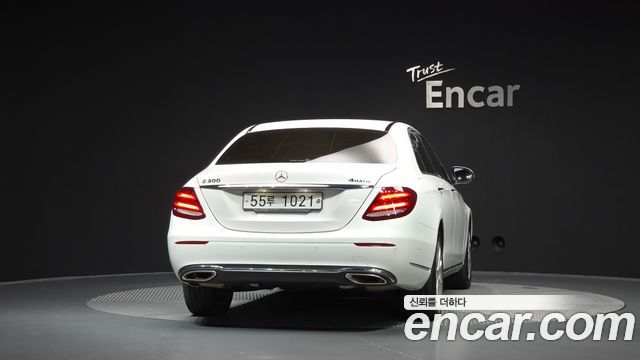 Mercedes-Benz E-Class (W213) E300 4MATIC Exclusive 2018 — фото 4