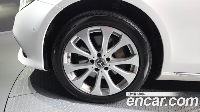 Mercedes-Benz E-Class (W213) E300 4MATIC Exclusive 2018 — фото 5