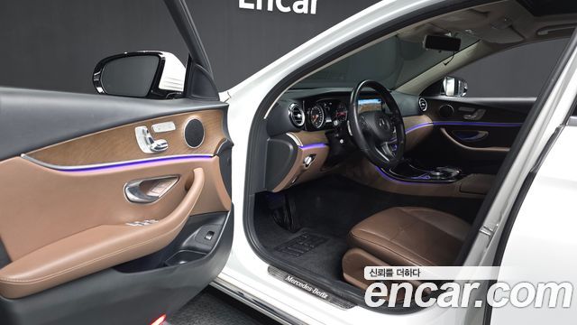 Mercedes-Benz E-Class (W213) E300 4MATIC Exclusive 2018 — фото 10