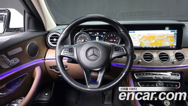 Mercedes-Benz E-Class (W213) E300 4MATIC Exclusive 2018 — фото 13