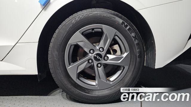 Kia K5 (III) 2.0 LPI(Renter car) Strandard 2022 — фото 21